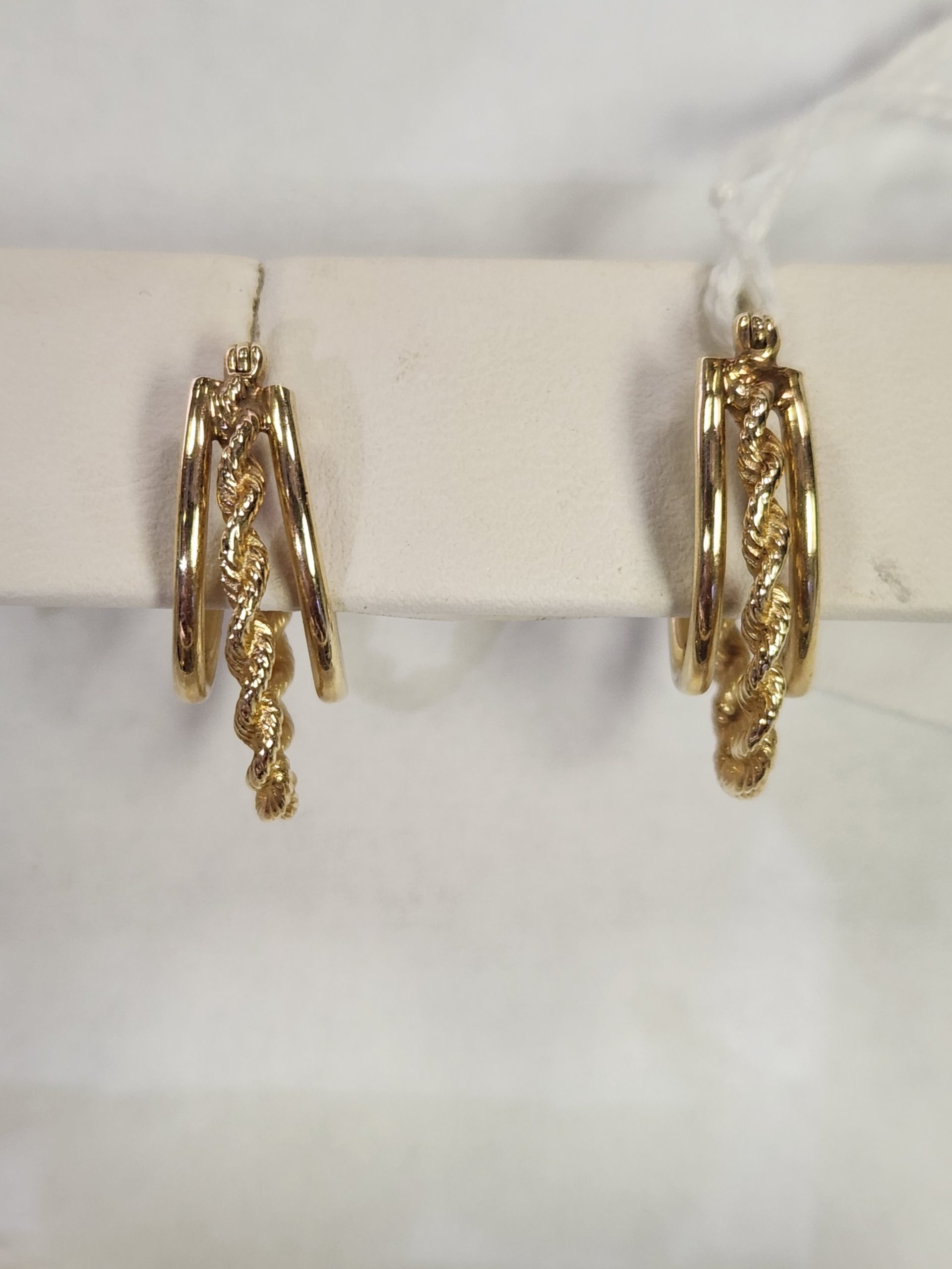 Arranview Orecchini A Cerchio In Oro Giallo 9kt - Grandezza Media (15 Mm) - Gioielli Eleganti Per Ogni Giorno