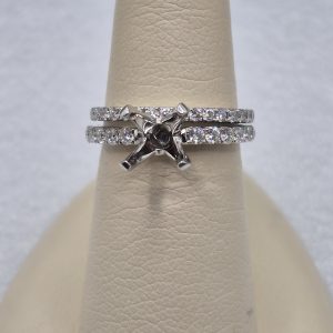 14Kt Lady's Designer Semi Mount Two Ring Wedding Set w/.91ctw of Diamonds