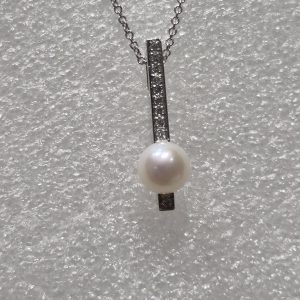 14kt White Gold Lady's Ultra Modern Design Pearl & Diamond Necklace