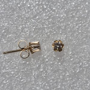 14kt Gold Lady's Buttercup Style Diamond Earrings w/.20ctw