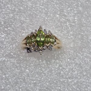 14kt Lady's Pyramid Style Peridot & Diamond Fashion Ring